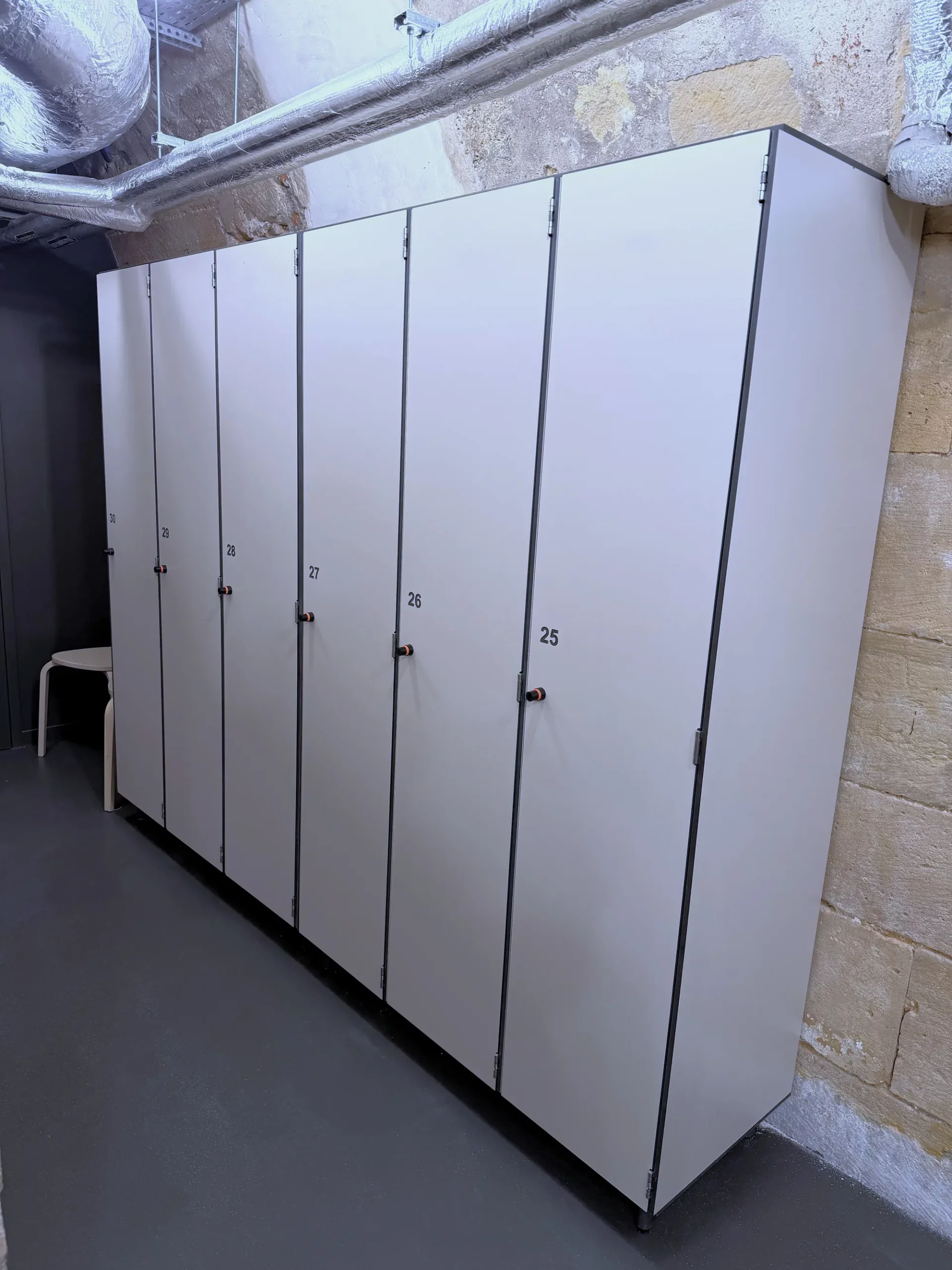 Casier individuel blanc 1 case 1 porte en stratifié pour vestiaire