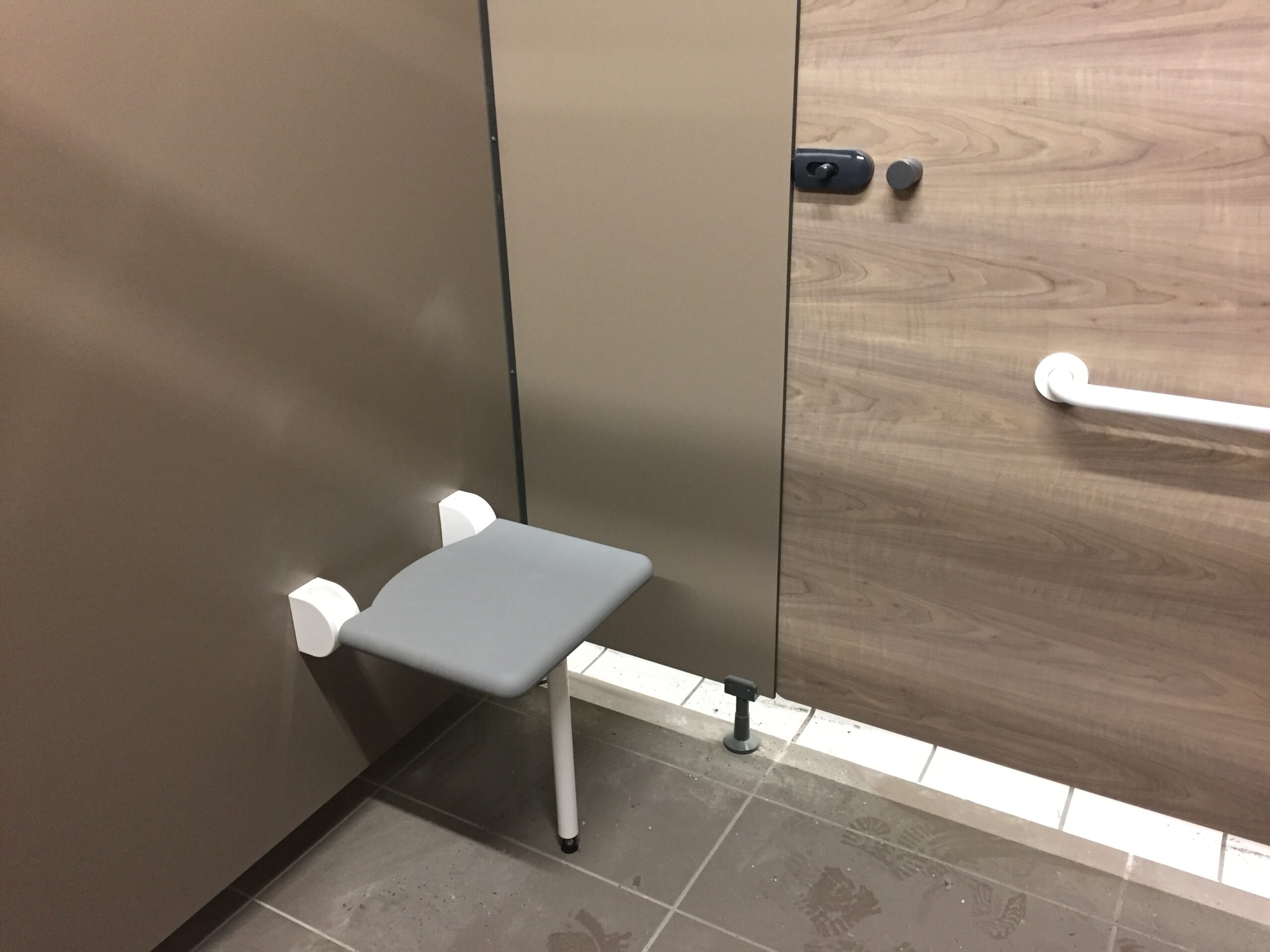 siege assise PMR cabine vestiaire